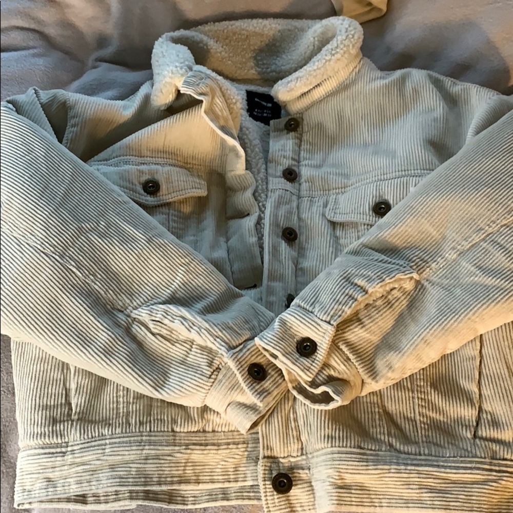Cropped denim Sherpa jacket